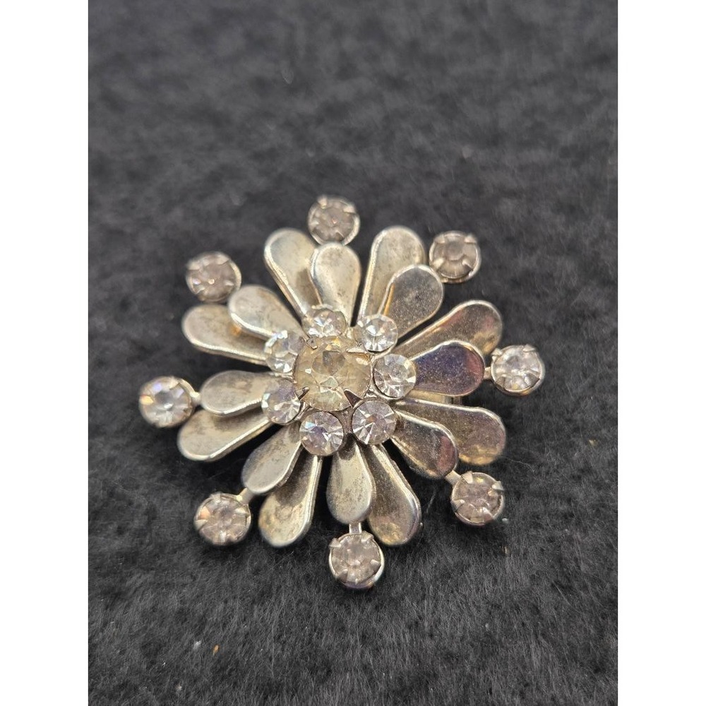 Vintage Rhinestone Silver Tone Starburst Snowflake Shaped Brooch Pin